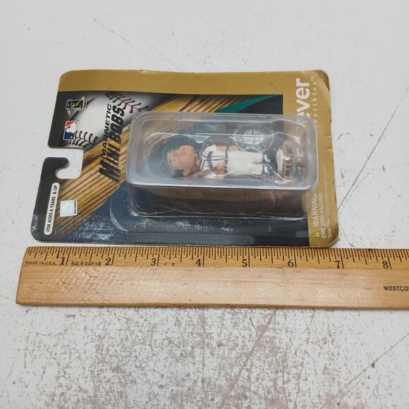 Edgar Martinez Seattle Mariners Magnetic Mini Bobs Bobblehead Forever Collect - Picture 14 of 15